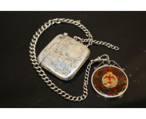 A HALLMARKED SILVER VESTA CASE ON SILVER ALBERT CHAIN WITH UNUSUAL 1977 CROWN FOG 