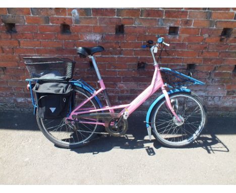 A PASHLEY VINTAGE BICYCLE IN BESPOKE COLOURS & ACCESSORIES