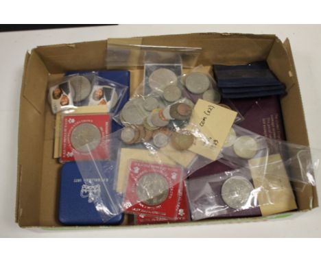 TRAY OF MODERN & VINTAGE COINAGE TO INCLUDE £5 COINS 