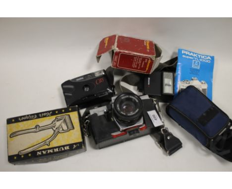 QUANTITY OF VINTAGE CAMERAS - TO INCLUDE PRAKTICA EXAMPLES