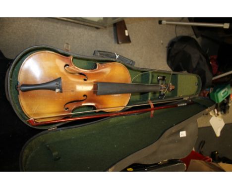 A CASED VINTAGE VIOLIN WITH ONE PIECE BACK 