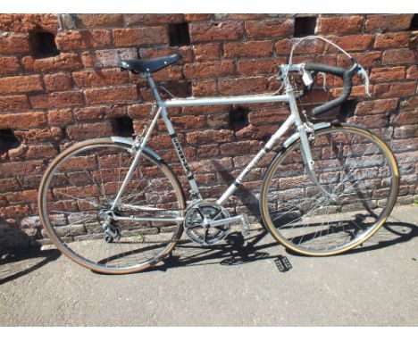 A COVENTRY EAGLE VINTAGE RACING BIKE IN SILVER WITH SHIMANO RS STEERING