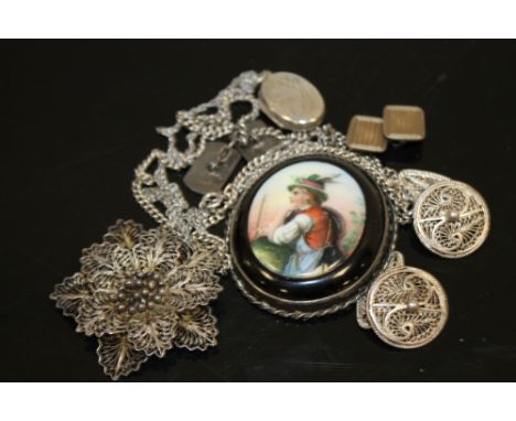 LARGE SILVER MOUNTED VICTORIAN JET PENDANT TOGETHER SILVER LOCKET, CUFFLINKS ETC 