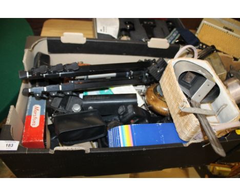 A BOX OF ASSORTED VINTAGE CAMERAS, BAROMETER, STEREO SLIDES AND VIEWER ETC
