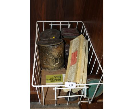A BOX OF COLLECTABLES TO INCLUDE VINTAGE TINS, OAK BARLEYTWIST CANDLESTICKS