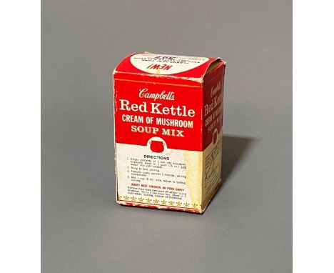 Andy WARHOL (1928-1987)Campbell’s Red Kettle Box Soup MixBoîte en cartonSignée au feutre sur trois faces, numéroté n°39.Cache