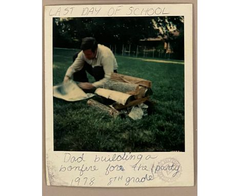 Andy WARHOL (1928-1987), Attrib.àLast day of School, Dad building a bonfire for party, 8th grade,1978 Polaroïd d’époque.Porte