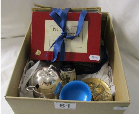 Box of collectables to include Mappin & Webb