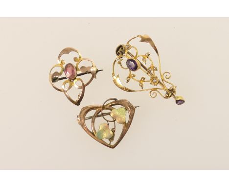 Edwardian 9ct gold amethyst and pearl openwork pendant brooch (later converted), 42mm; also two further openwork brooches in 