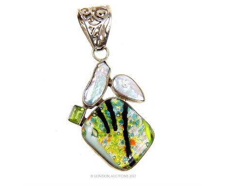 A silver, baroque pearl, peridot and dichroic glass pendant 7 x 3cm.