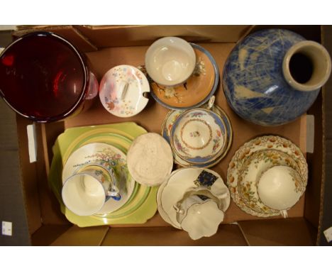 A mixed collection of items to include floral tea ware, a thick pottery mid-century vase, a glass vase, Shelley green tea war