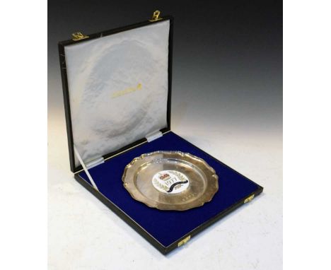 Queen Elizabeth II silver salver with commemorative enamel decoration, London 1977, 19cm diameter, in William Adams presentat