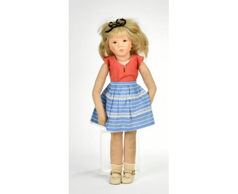 Käthe Kruse, Mädchenpuppe, Germany um 1960, mit Kunststoff-Kurbelkopf, links gestempelt "Made in Germany 270560", rechts "745