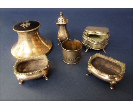 Mixed collection of silver to include silver and tortoiseshell pique work lidded ink well, quatrefoil silver vitrine box with