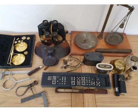 A guinea scale by Bell of Prescot, a pair of brass scales, a Rathbone brass and rosewood spirit level and other wares.