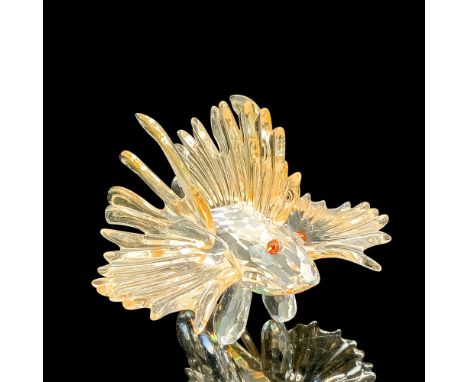 This retired Swarovski crystal lionfish is made from clear faceted crystal and has very light salmon crystal fins. Swarovski 