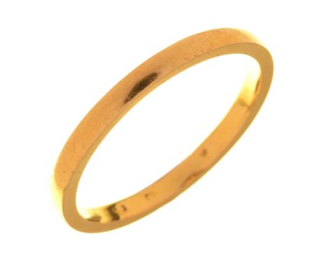 A 22CT GOLD WEDDING RING, 3.5G, SIZE R 