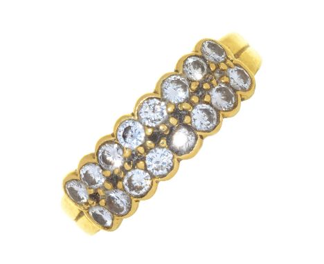 A DIAMOND RING IN 18CT GOLD, 4G, SIZE H 