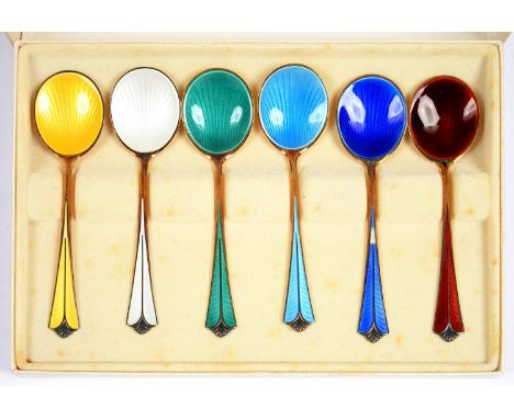 A SET OF SIX NORWEGIAN SILVER GILT AND HARLEQUIN GUILLOCHE ENAMEL SPOONS, BY DAVID ANDERSEN, CASED, 3OZS 18DWTS 