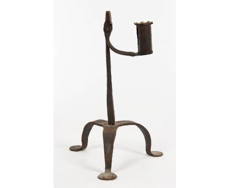 A WROUGHT IRON RUSH LIGHT AND NIP, 34CM H, POSSIBLY 18TH C 