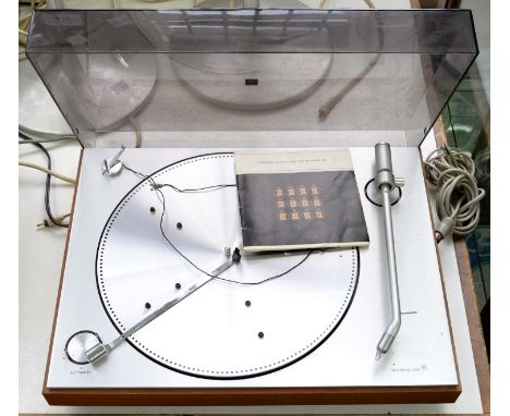 VINTAGE HI-FI EQUIPMENT. A BANG &amp; OLUFSEN BEOGRAM 1203 RECORD DECK 