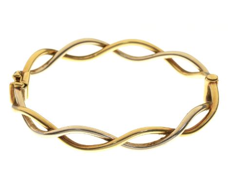 A GOLD BANGLE, MARKED 375, 12.6G 
