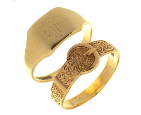 TWO 9CT GOLD RINGS, COMPRISING SIGNET RING, SIZE W AND BUCKLE RING, SIZE V, 7.5G 