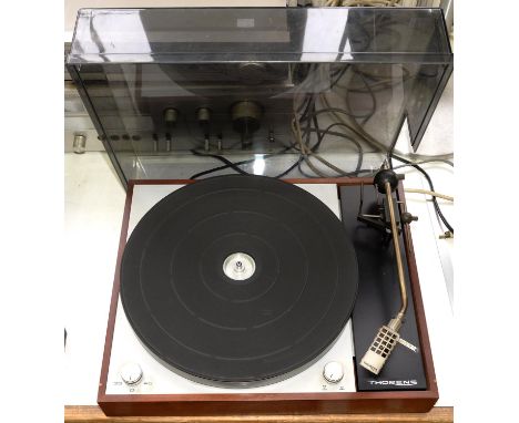 VINTAGE HI-FI EQUIPMENT. A THORENS RECORD DECK 
