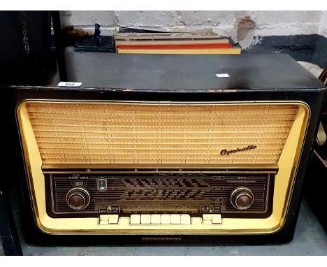 A GERMAN OPERETTE 8 VINTAGE WIRELESS, A COLLECTION OF LP RECORDS, AN OAK FRAMED MIRROR, ETC 