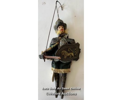 SPANISH VINTAGE PUPPET RINALDO WITH CERTIFICATO DI GARANZIA, 39CM (H) / COLLECTION LOCATION: PULBOROUGH (RH20), FULL ADDRESS 