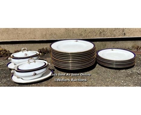 COPELAND SPODE SERVICE, INCL. SIX SIDE PLATES, TWELVE DINNER PLATES, TWO SERVING TUREENS / COLLECTION LOCATION: PULBOROUGH (R