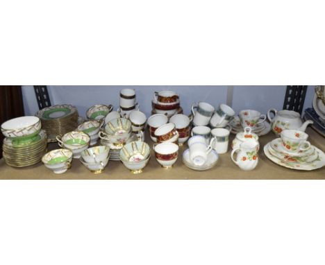 Spode Copeland Art Deco part tea set, pattern No.Y3610, and various other part tea sets