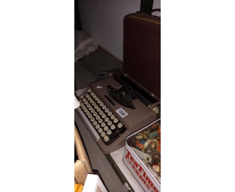 A Vintage Signature 100 Typewriter COLLECT ONLY 