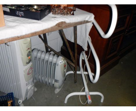 A Delonghi oil radiator with timer, 1 other heater &amp; a towel rail COLLECT ONLY 