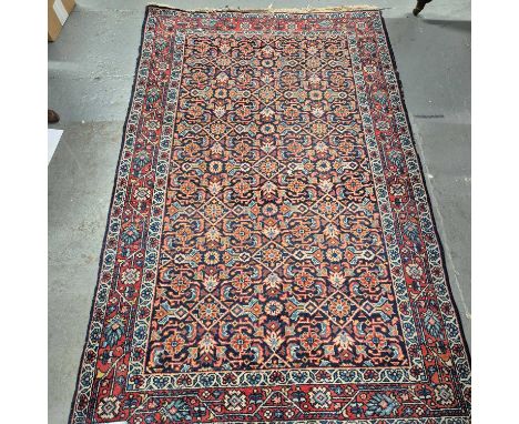 An antique Persian Mahal rug. 208 x 132 cm. 