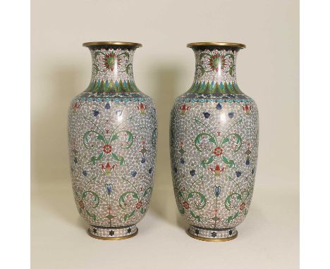 A pair of Chinese cloisonné vases,20th century, each of tapering form, decorated with scrolling flowers,34.5cm high (2)二十世纪 铜