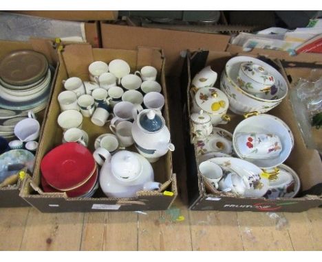 36395 A box of Royal Worcester Evesham, together with two boxes of china&nbsp;