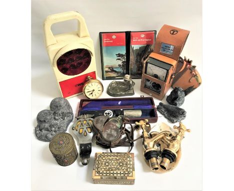 INTERESTING LOT OF COLLECTABLESincluding a vintage AA car badge, road maps, a boxed optical tester, a pair of Doulton heavy b