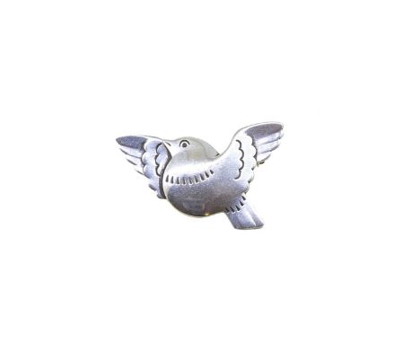 Arno Malinowski for Georg Jensen - A dove brooch, in the form of a bird in flight, dimensions 4.3 x 2.5cm, pin and roller cat