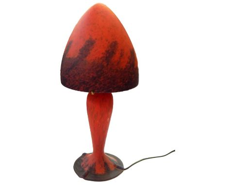 20th century Daum-style glass table lamp in mottled red and blue decoration, having tapering body, splayed shaped circular ba