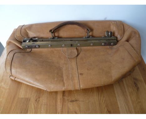 Vintage Gladstone bag