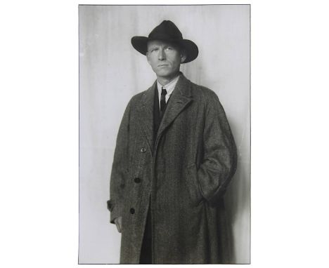Sander, August (Herdorf 1876 - 1964 Köln), "Otto Dix", Abzug der schwarz-weiß Photographie von 1928, links un.t Prägesstempel