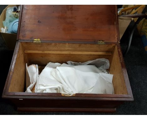 WOODEN TRUNK TO INCLUDE LINEN