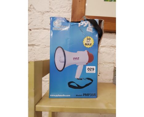MEGAPHONE