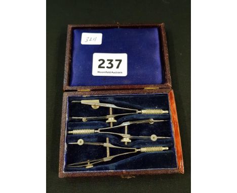POCKET SIZE BOXED AND VELVET LINED COMPASS SET