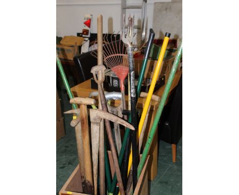 Garden tools, pick, shovels, spades, rakes, hoes etc 