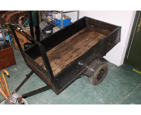 Trailer (length 182 cm, width excluding wheels 106 cm) complete with light bar