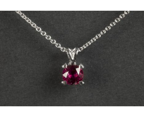 pendant in white gold (18 carat) with a 1,04 carat "vivid red/purplish" ruby on a chain in white gold (18 carat) with ALGT ce