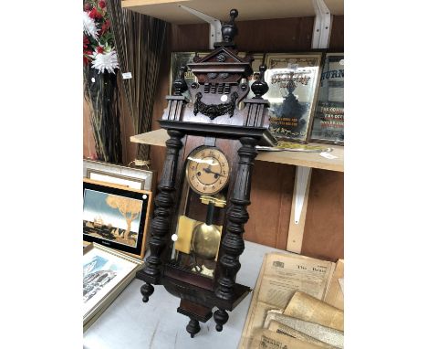 A MAHOGANY CASED VIENNA STYLE WALL CLOCK WITH PENDULUM AND KEY, WORKING 
