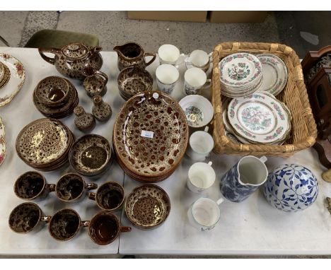 A COLLECTION OF CERAMICS TO INCLUDE TREACLE GLAZE DINNER SET , TEA SERVICE ETC 